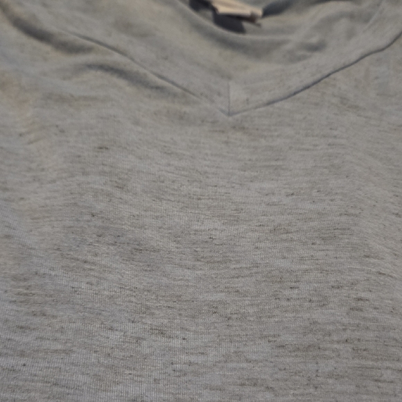 LuLaRoe Lisa Short Sleeve V-Neck T -shirt - Picture 8 of 9